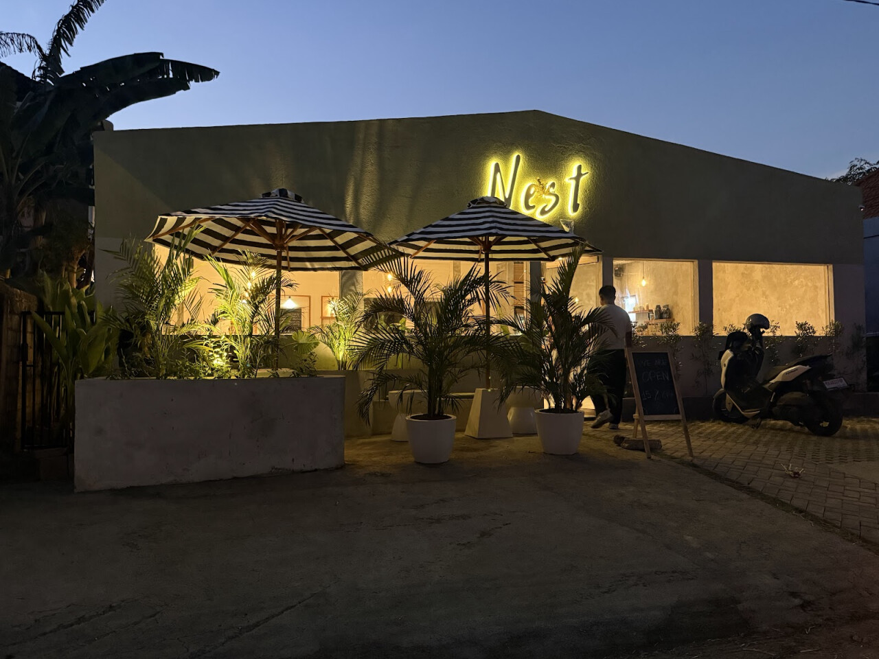 NEST Restaurant Amed