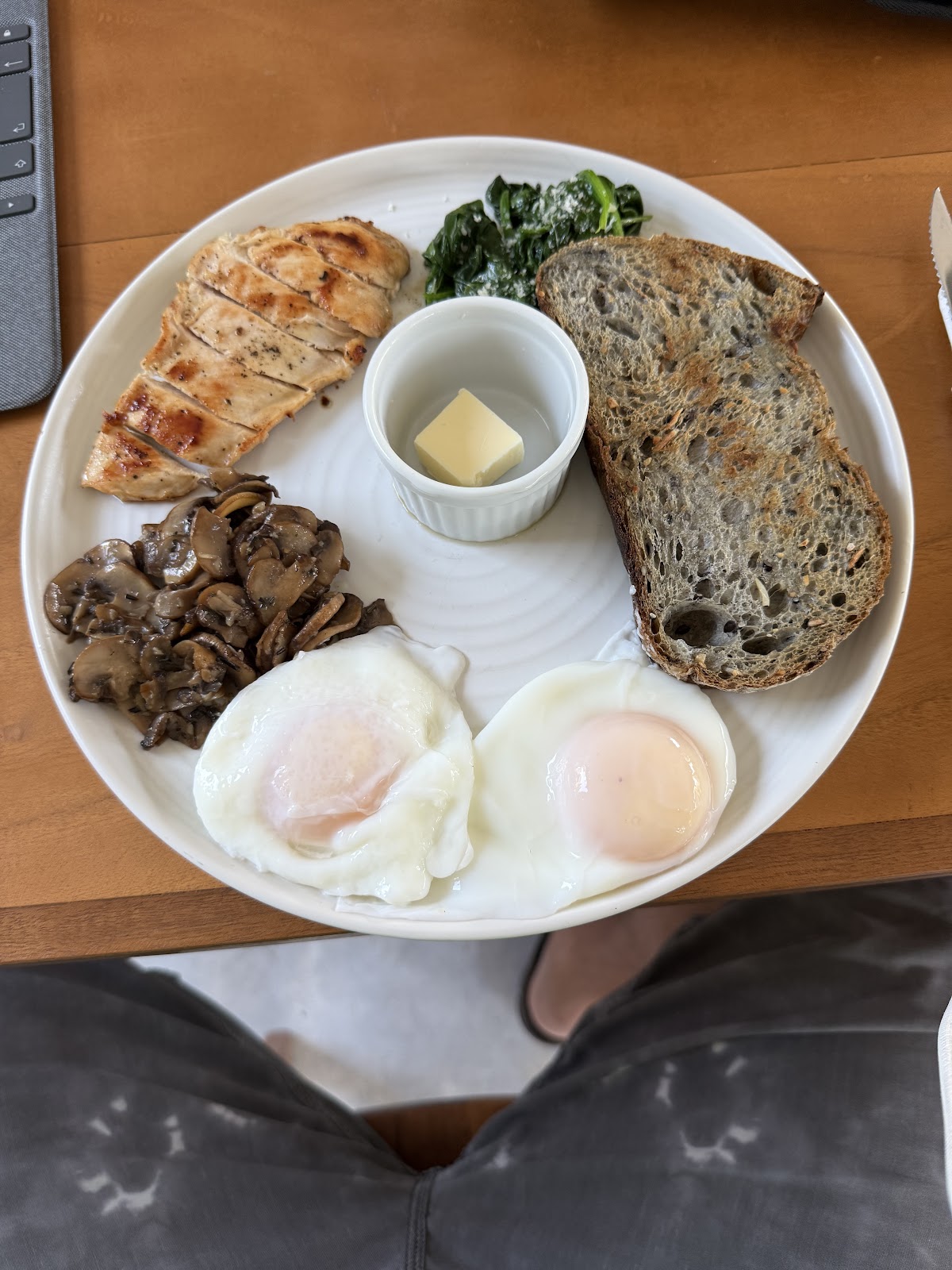 кафе NEST Restaurant Amed 3