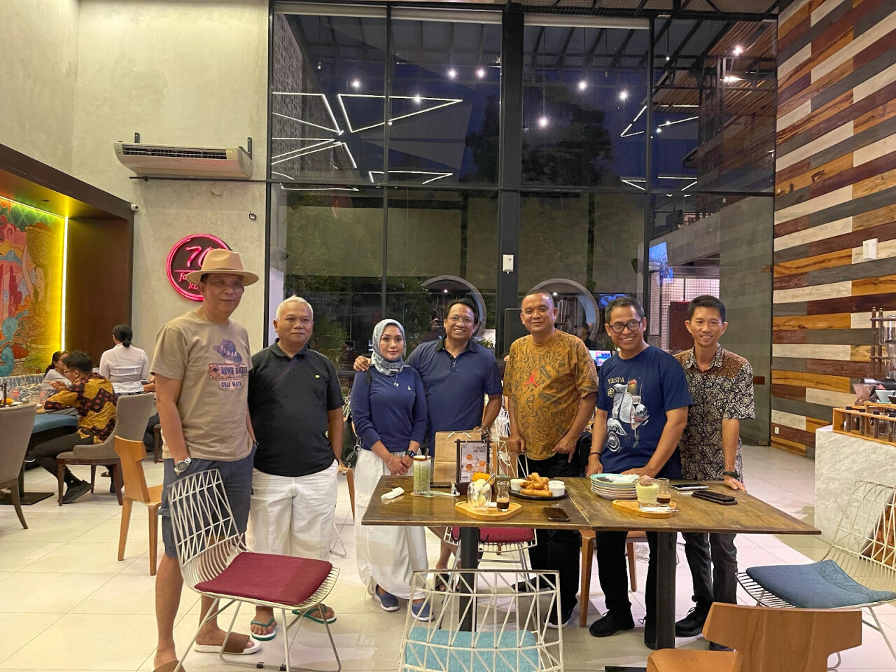 70 Fahrenheit Koffie CAFE - Jimbaran
