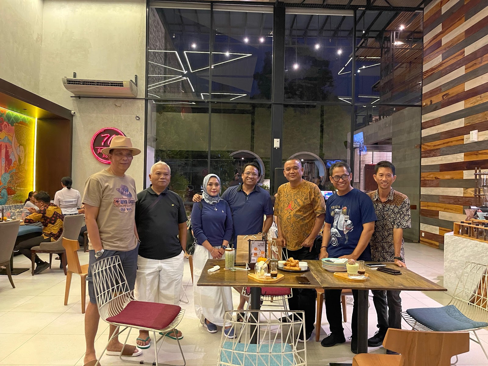 70 Fahrenheit Koffie CAFE - Jimbaran