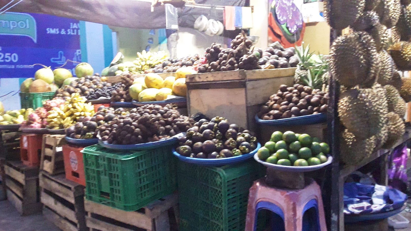 рынок Fresh fruit 1