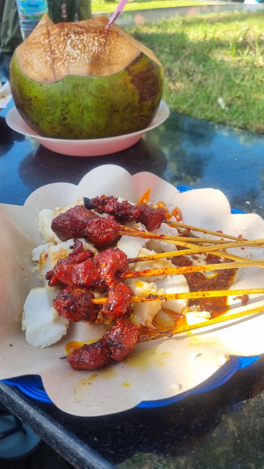 Sate Babi Petitenget Bu Manis