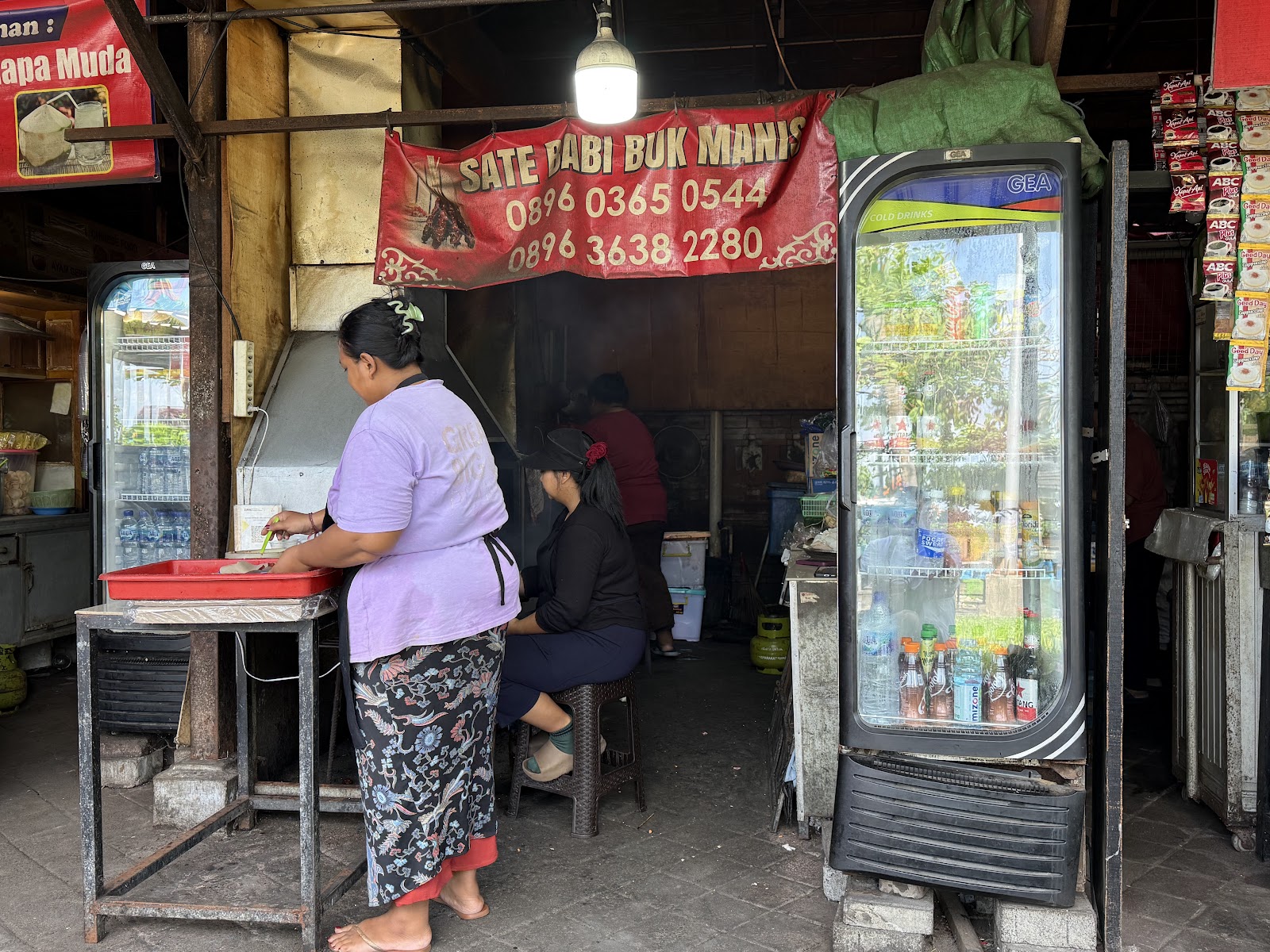 Sate Babi Petitenget Bu Manis