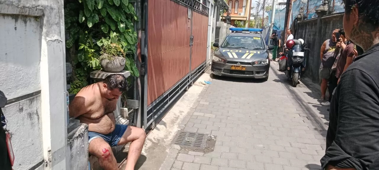Погоня по улицам Куты: местные скрутили туриста, ограбившего обменник