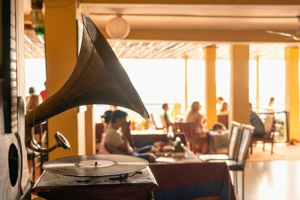 Придётся платить: бизнес на Бали обязали отчислять роялти за каждую песню