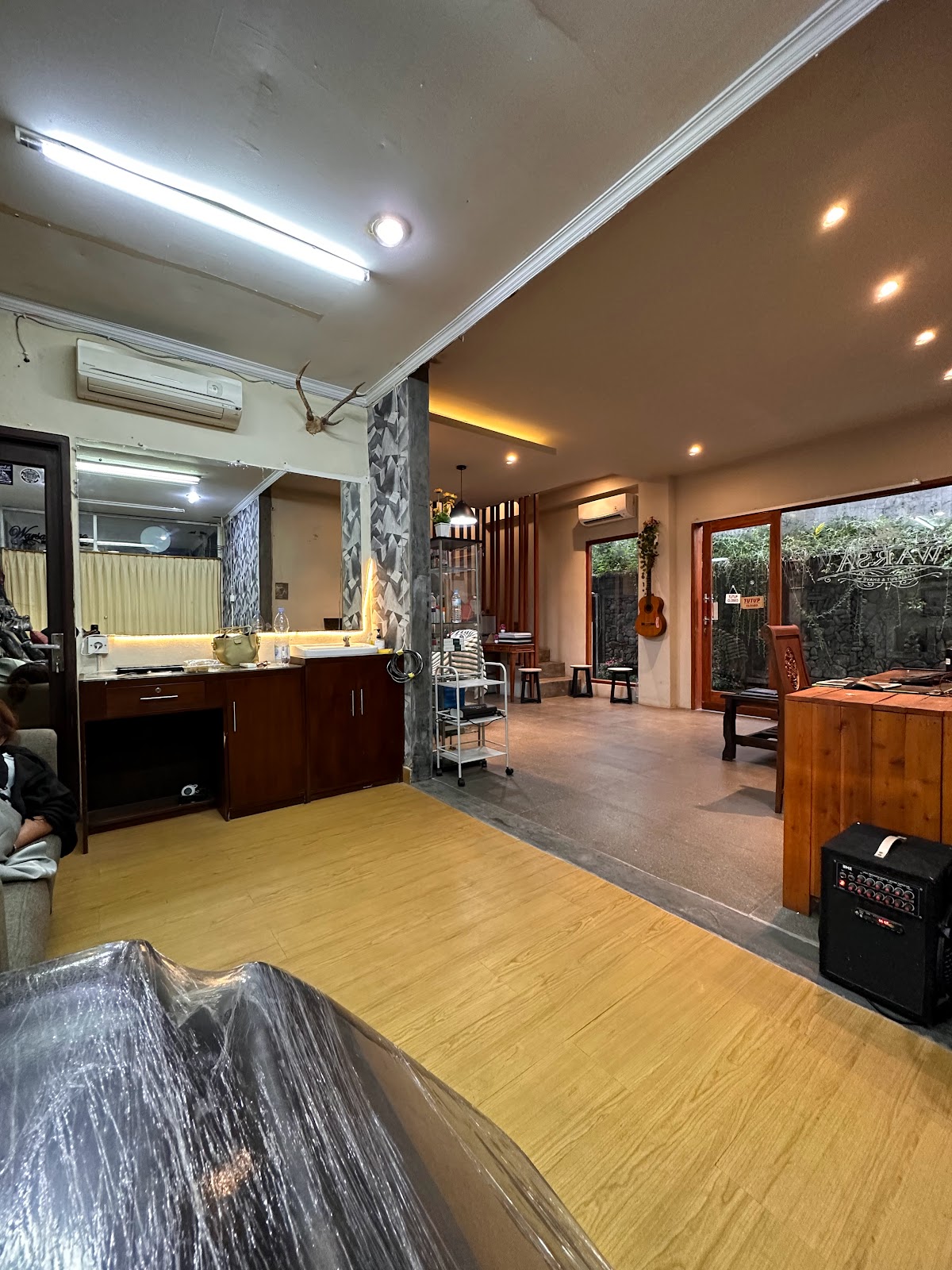 Warsa barbershop and tattoo