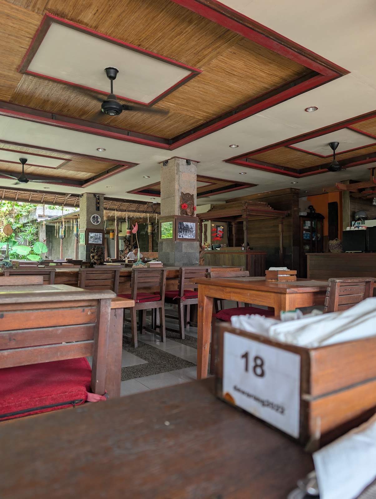 De'warung