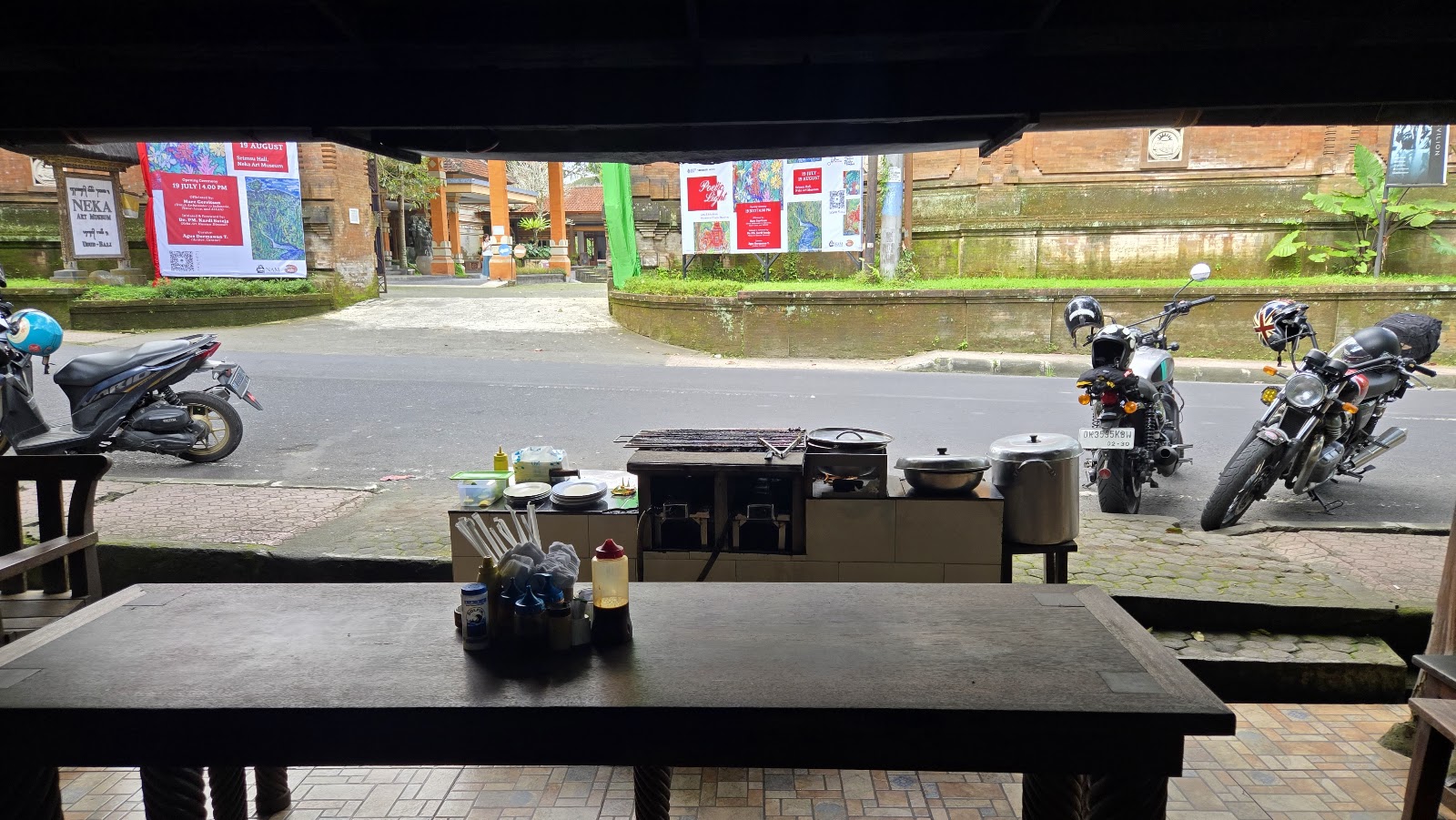 Naughty Nuri's Ubud