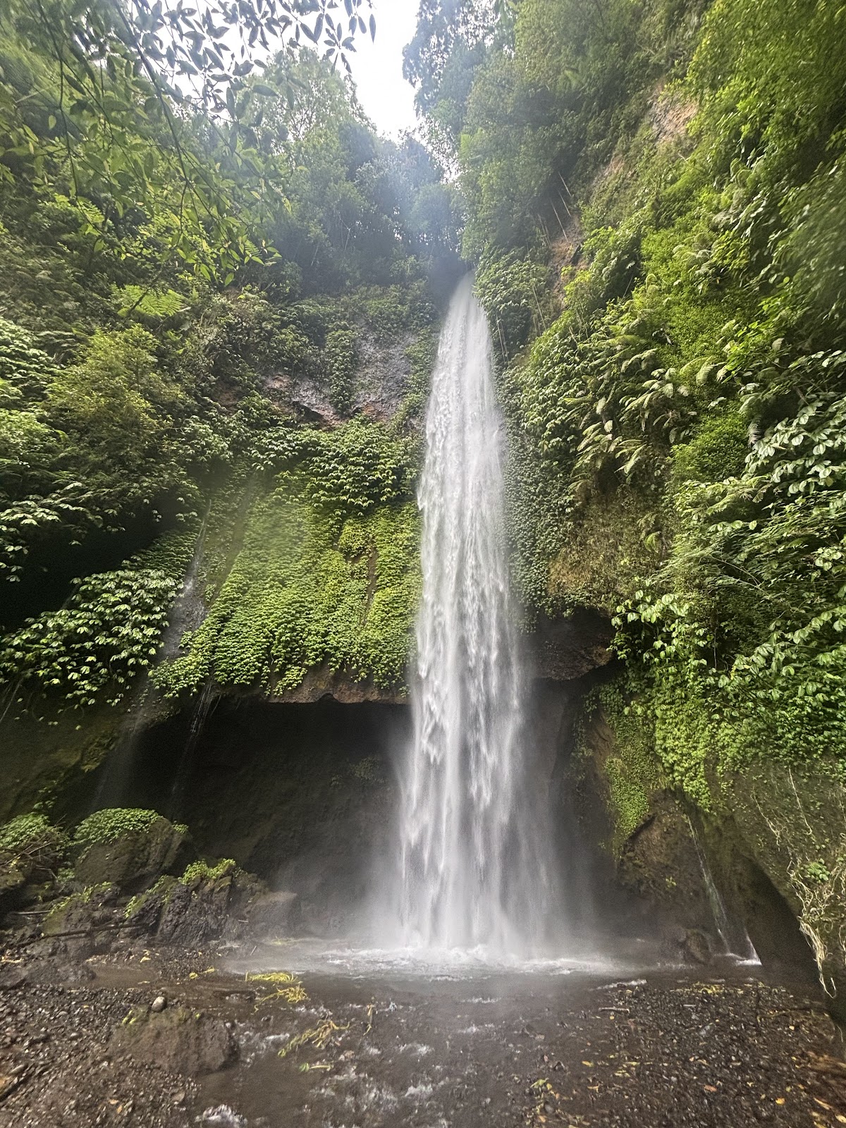 Pucak manik waterfall