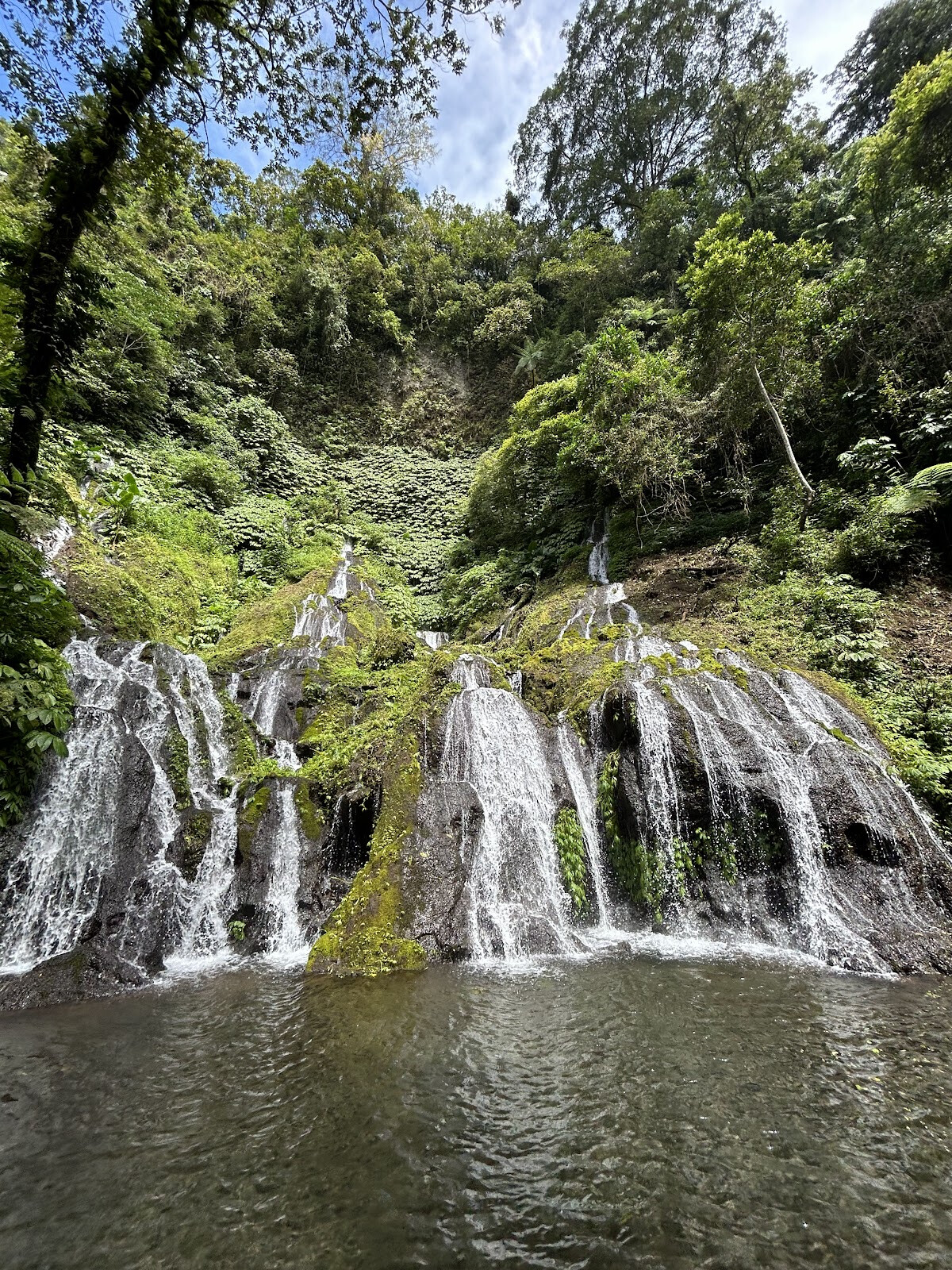 Pucak manik waterfall