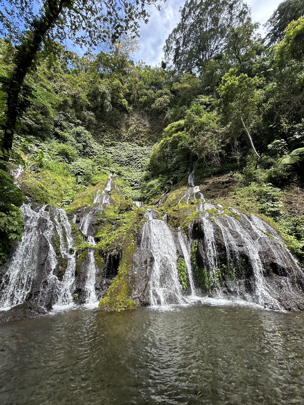 Pucak manik waterfall