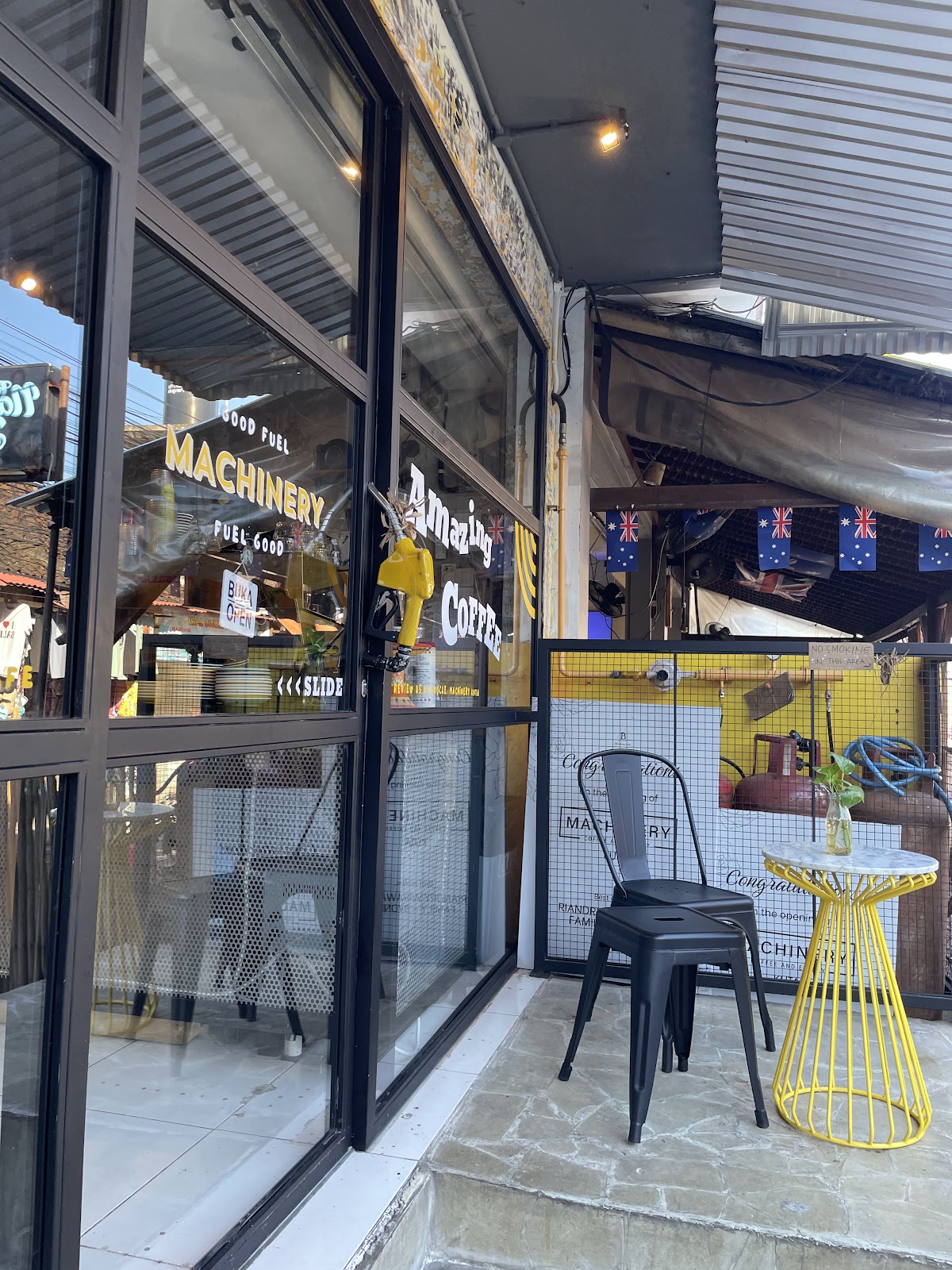 Machinery Coffee & Eatery at Kuta Beach