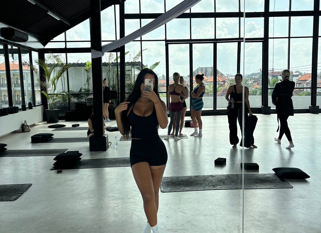 TOPGYM Batu Bolong