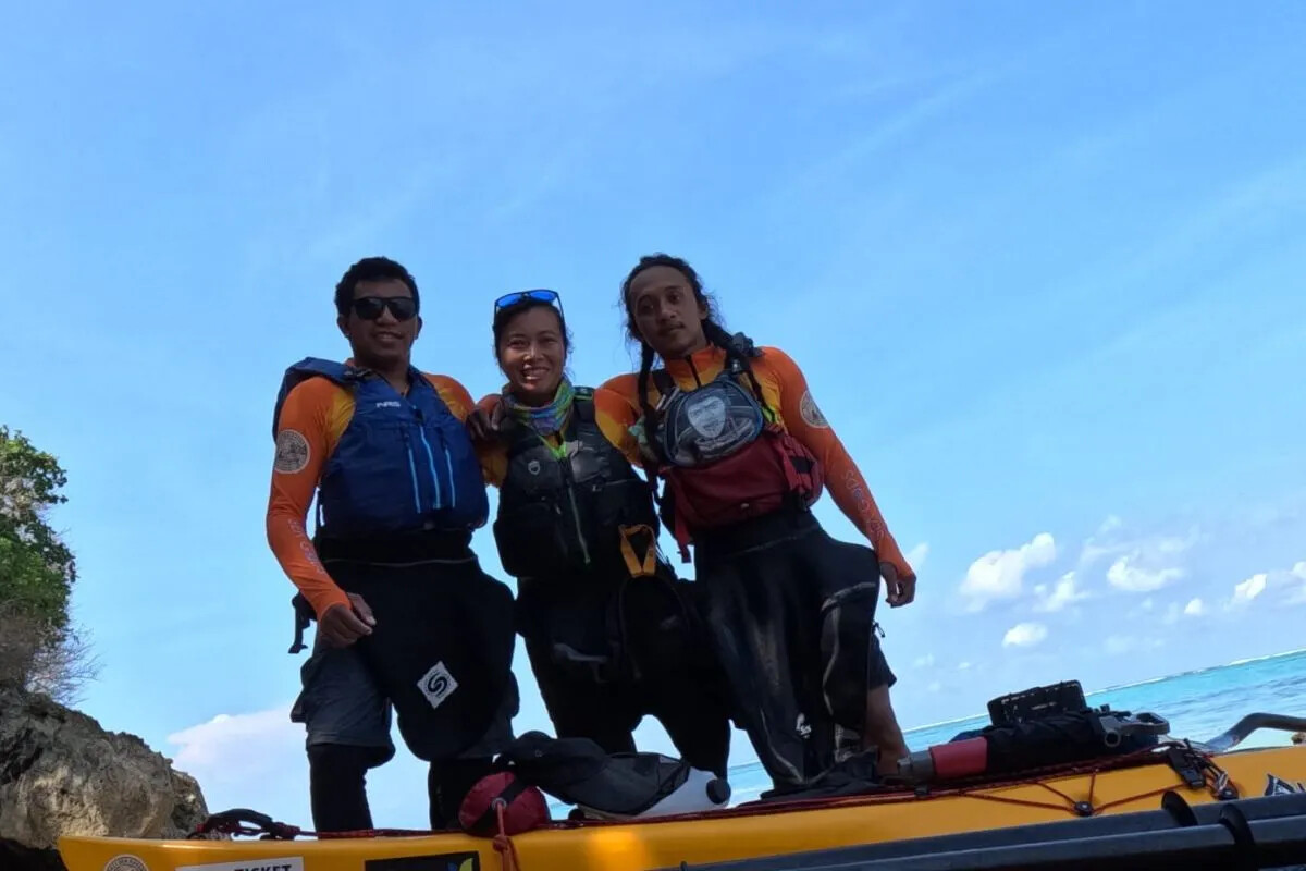 Трое энтузиастов на каяках обогнут весь Бали за 20 дней