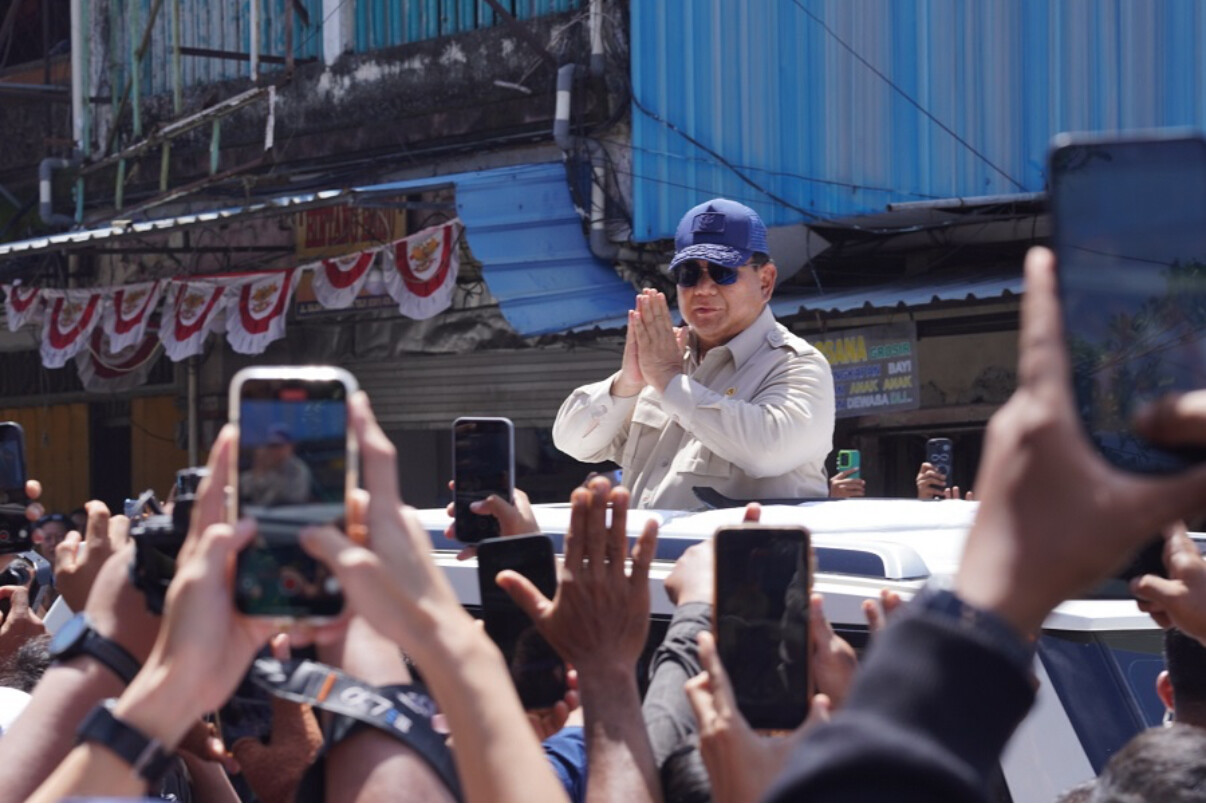 Президент Индонезии срочно прилетел на Бали после наводнения