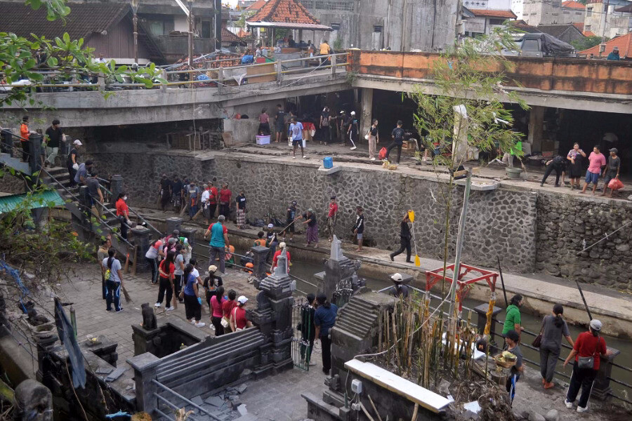 Большой денпасарский субботник. Столицу Бали привели в порядок после наводнений