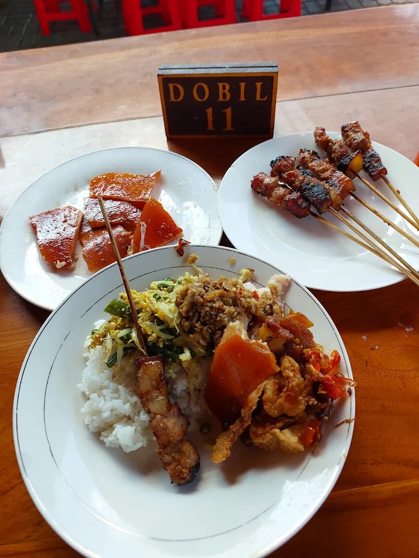 Warung Babi Guling Sari Dewi Bp. Dobil