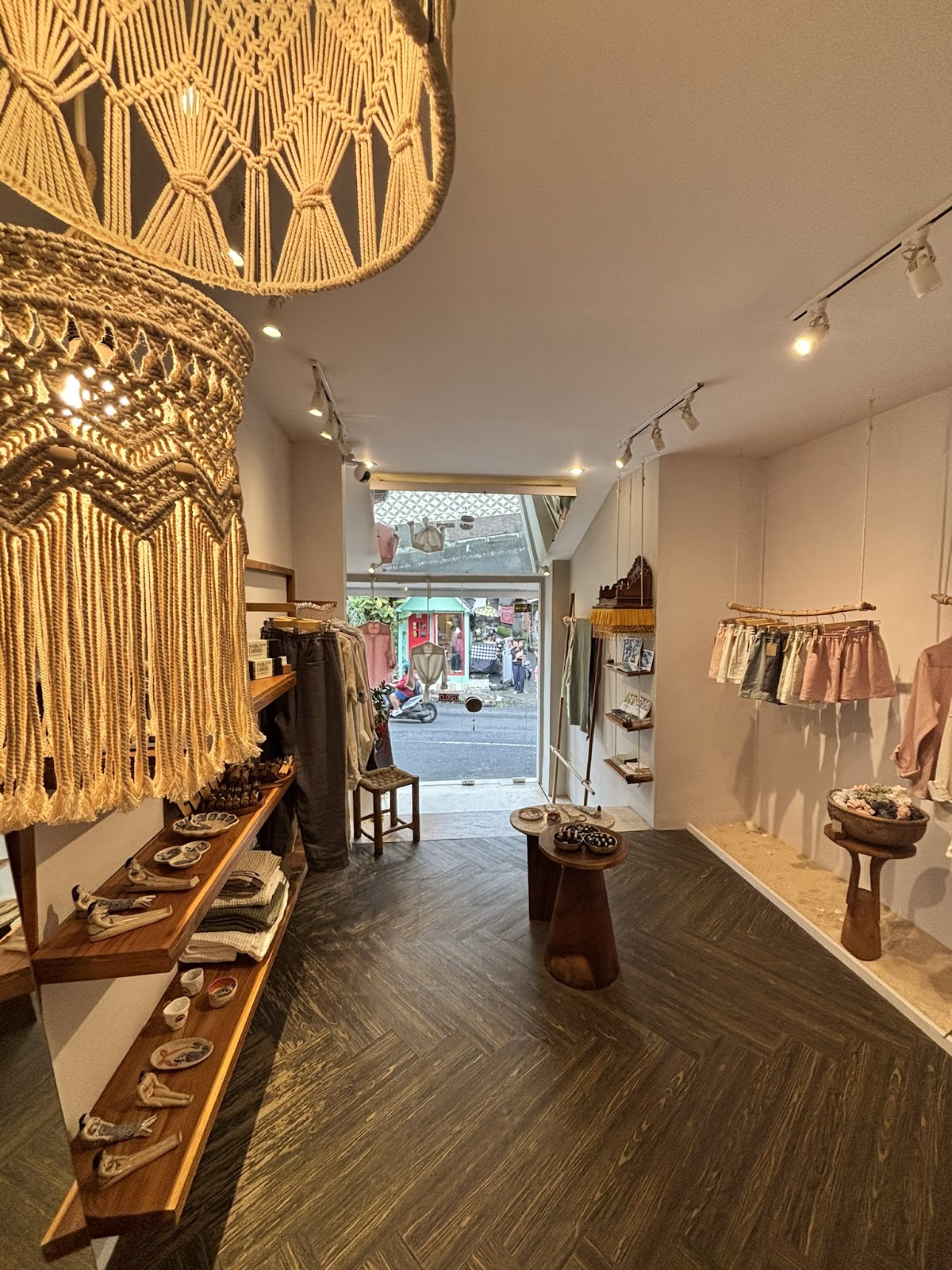 Travel Girl Boutique - trvlgrl