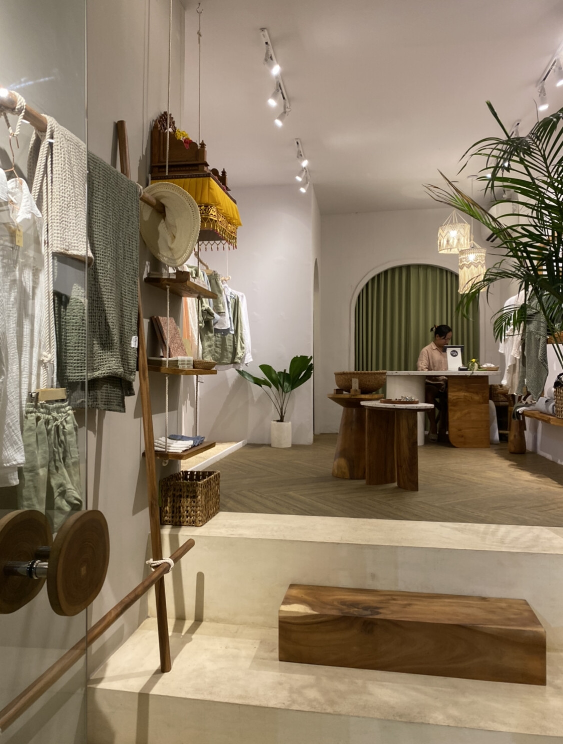 Travel Girl Boutique - trvlgrl
