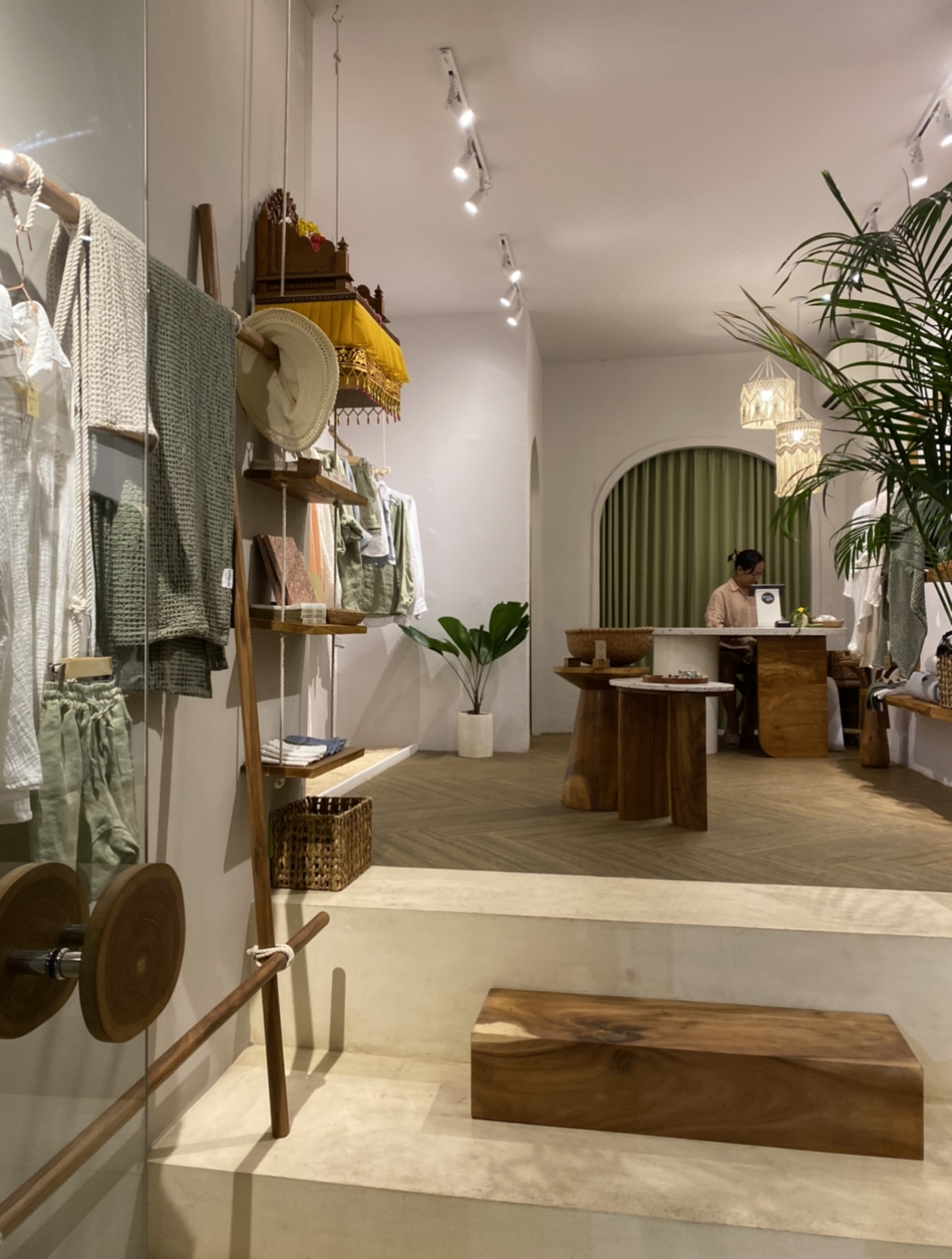 Travel Girl Boutique - trvlgrl