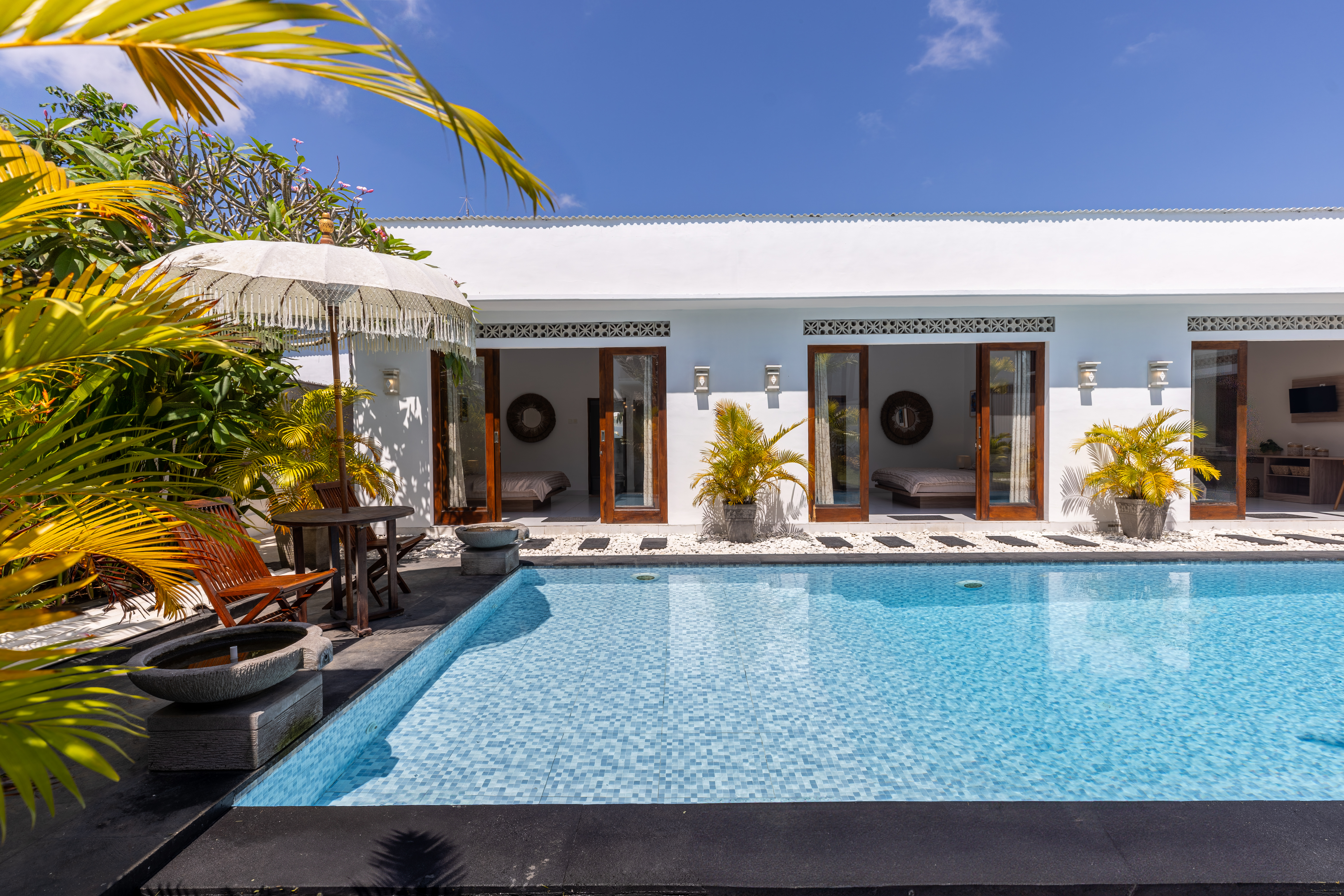 Вилла : люкс с частным бассейном Джимбаран 300м² 4 и более спален