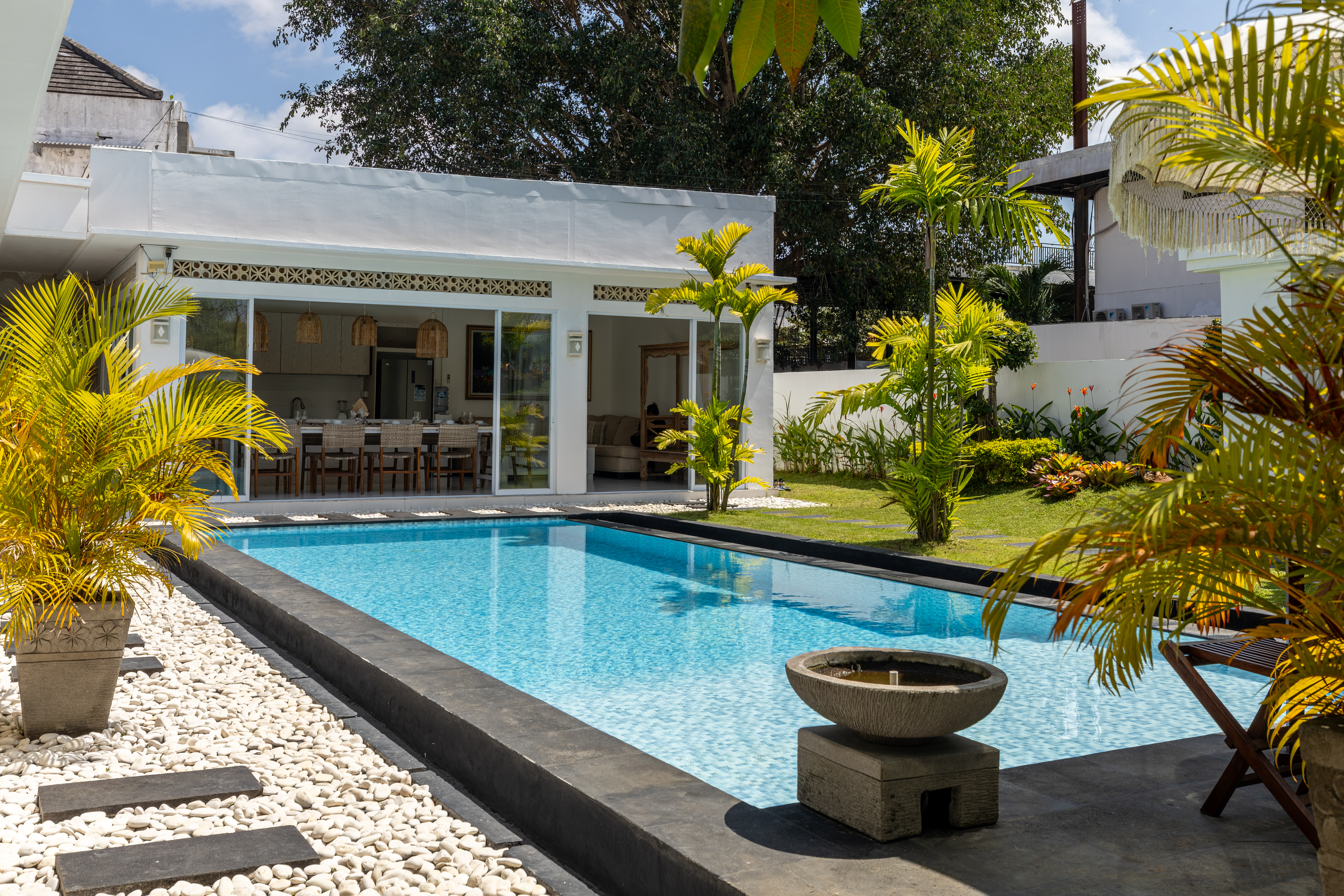 Вилла : люкс с частным бассейном Джимбаран 300м² 4 и более спален