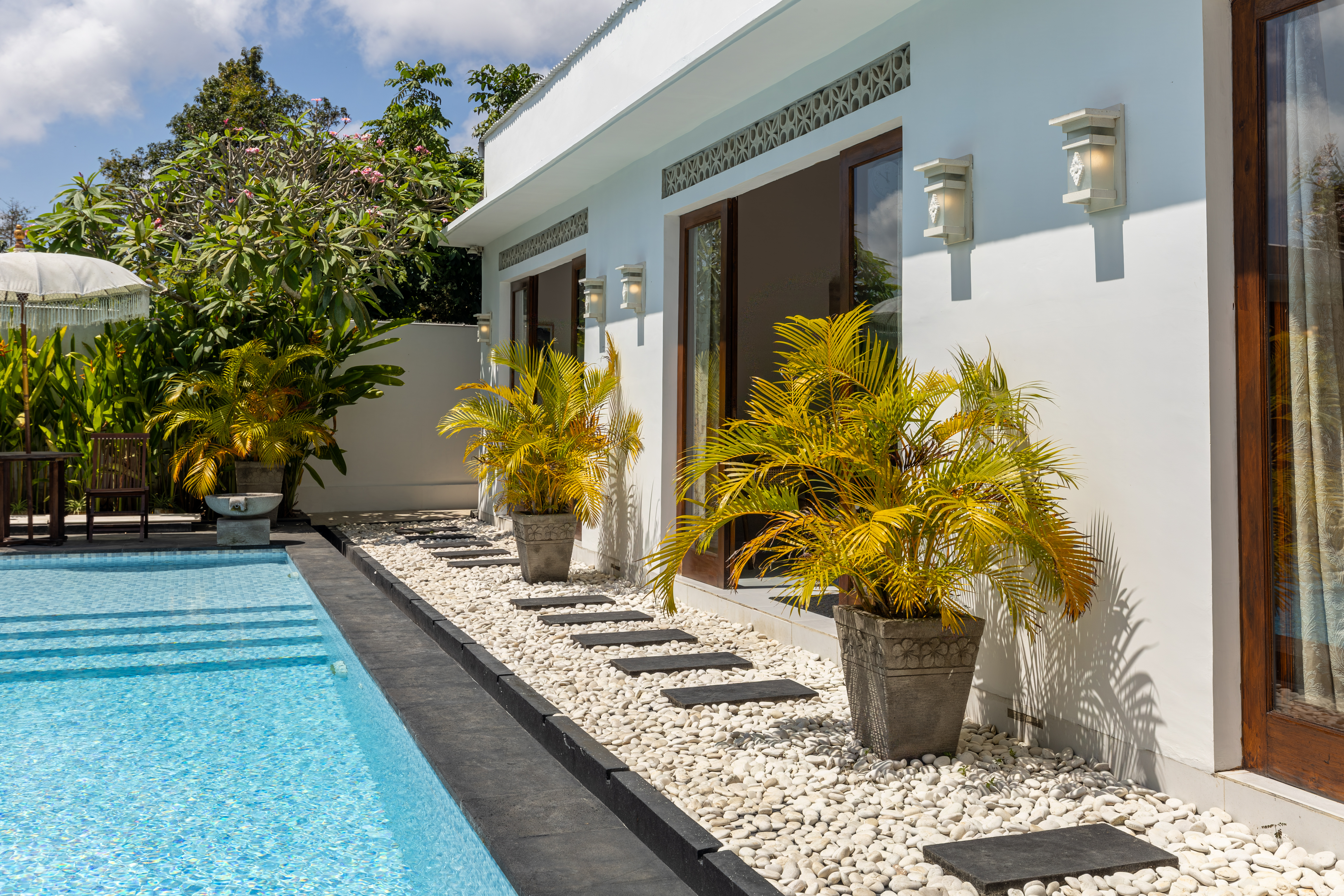 Вилла : люкс с частным бассейном Джимбаран 300м² 4 и более спален