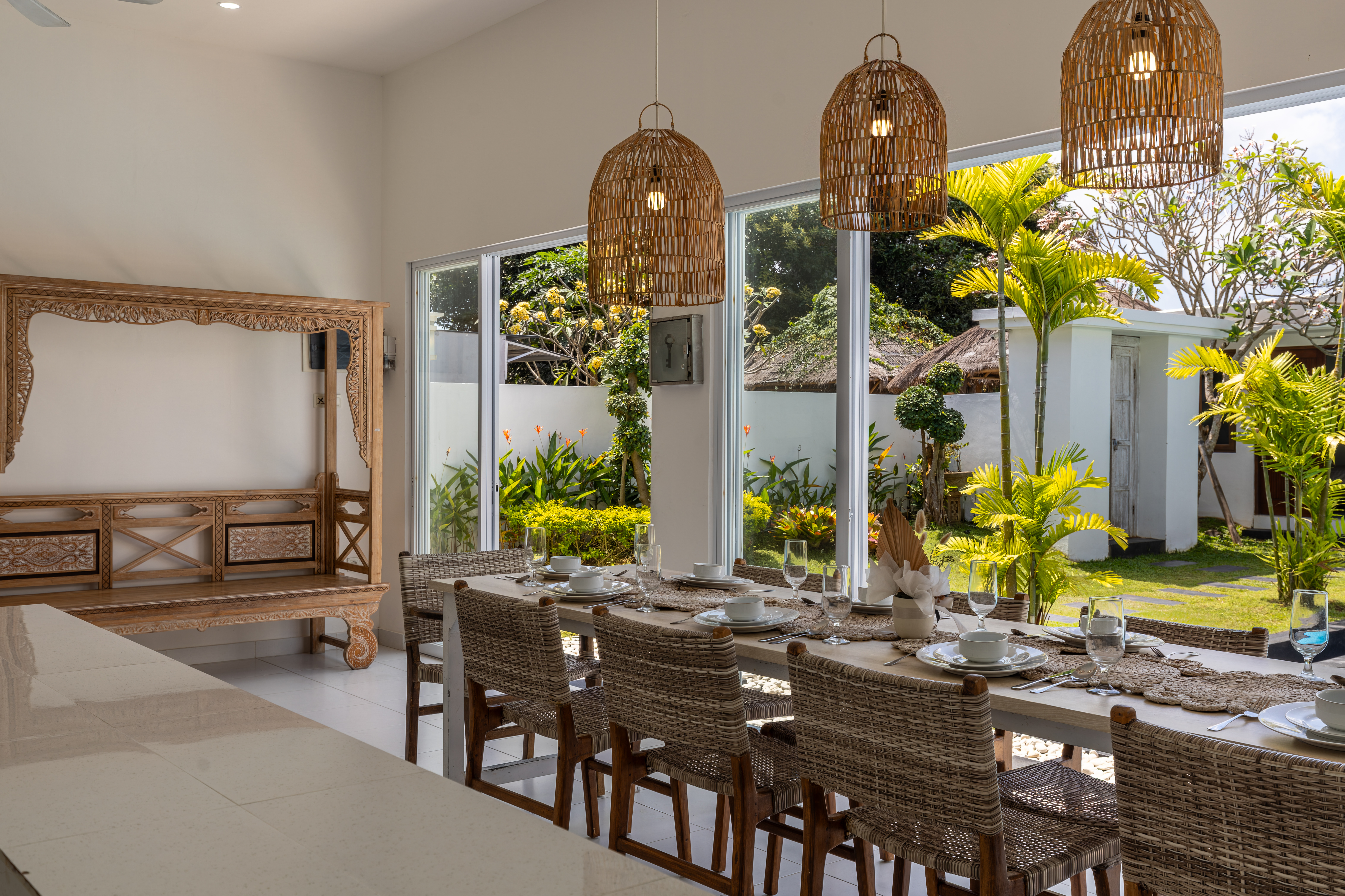 Вилла : люкс с частным бассейном Джимбаран 300м² 4 и более спален