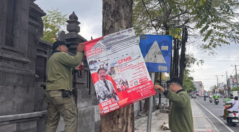 В Денпасаре демонтируют нелегальные билборды