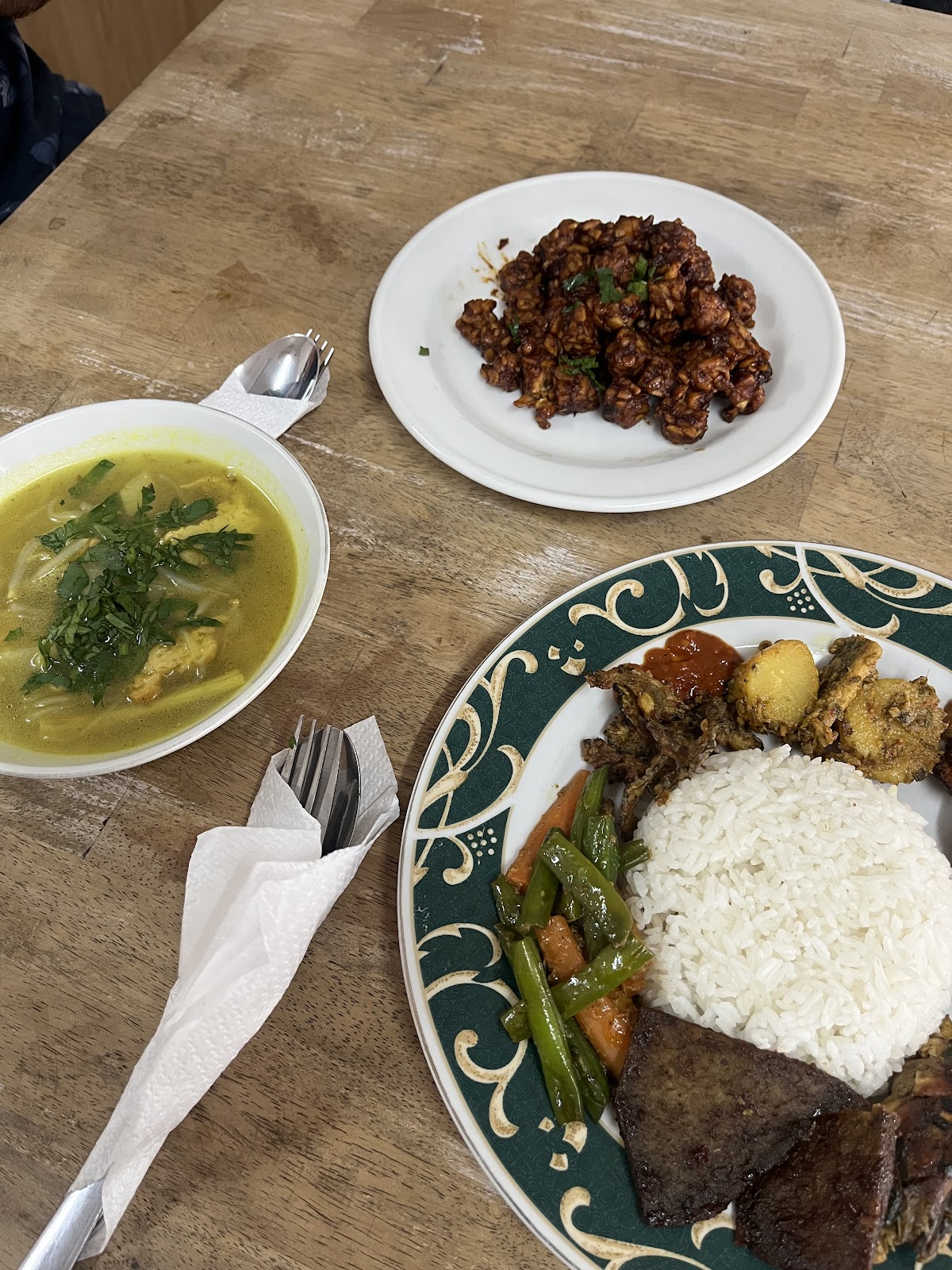 Giridhari Vegan & Vegetarian