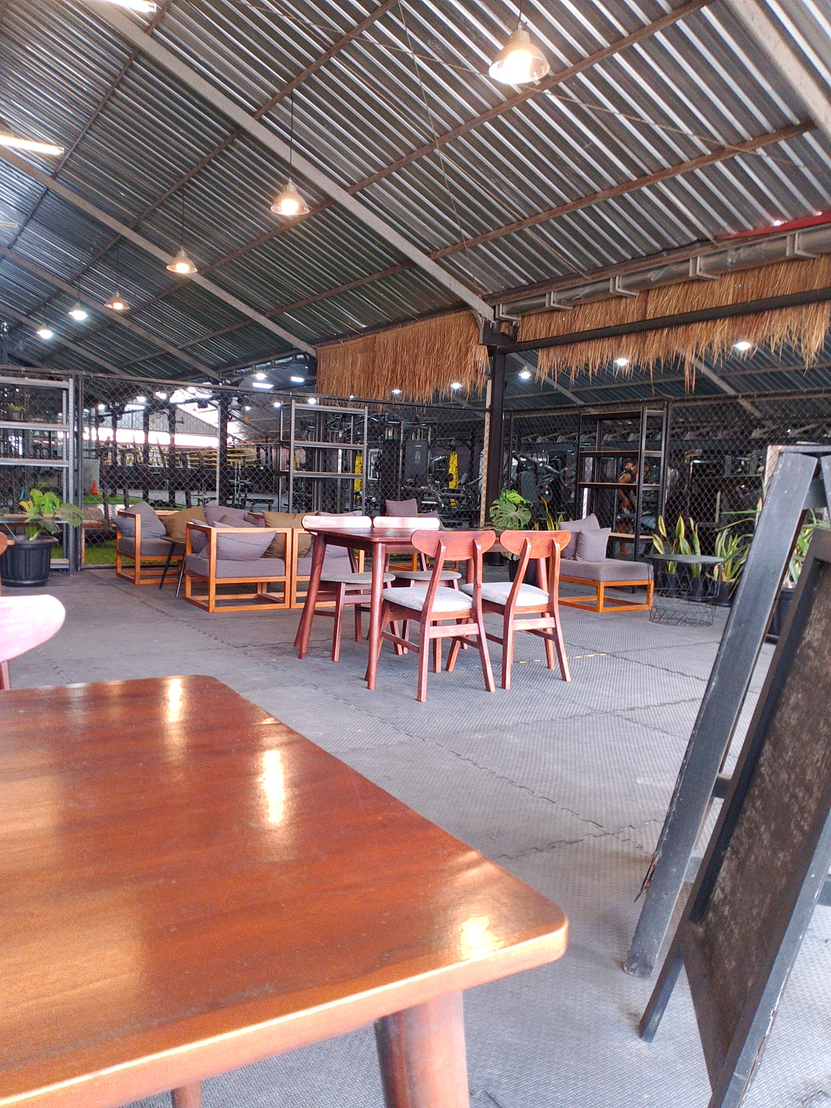 Wakey Wakey | Smoothie bowls & greek yogurt & Poke