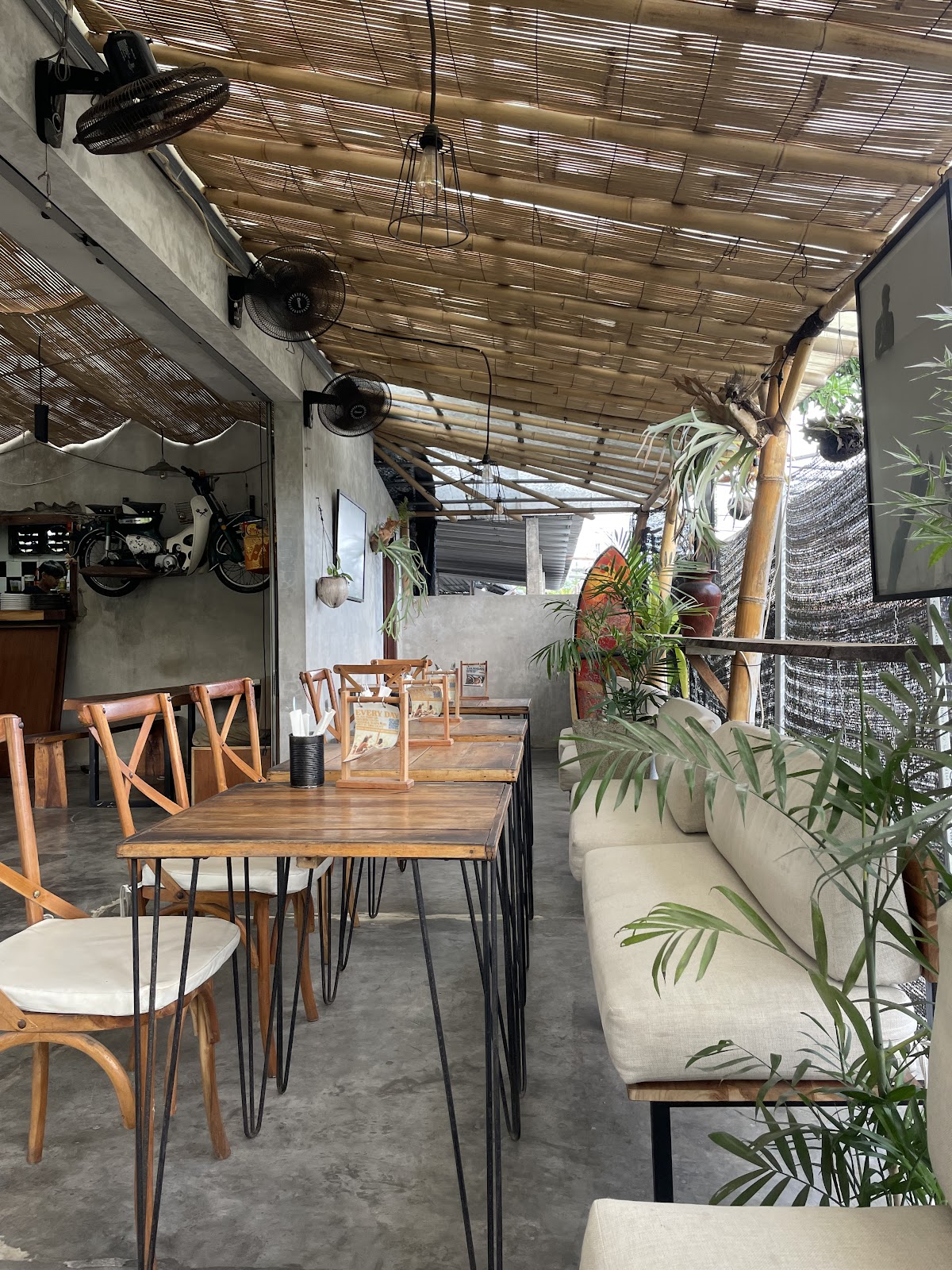 Uluwatu Motorcycles Cafe & Restaurant