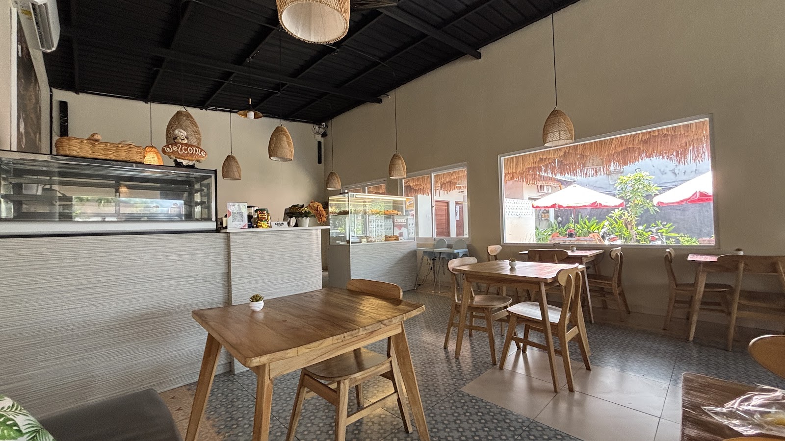 Ayu Bakery Coffee & Eatery