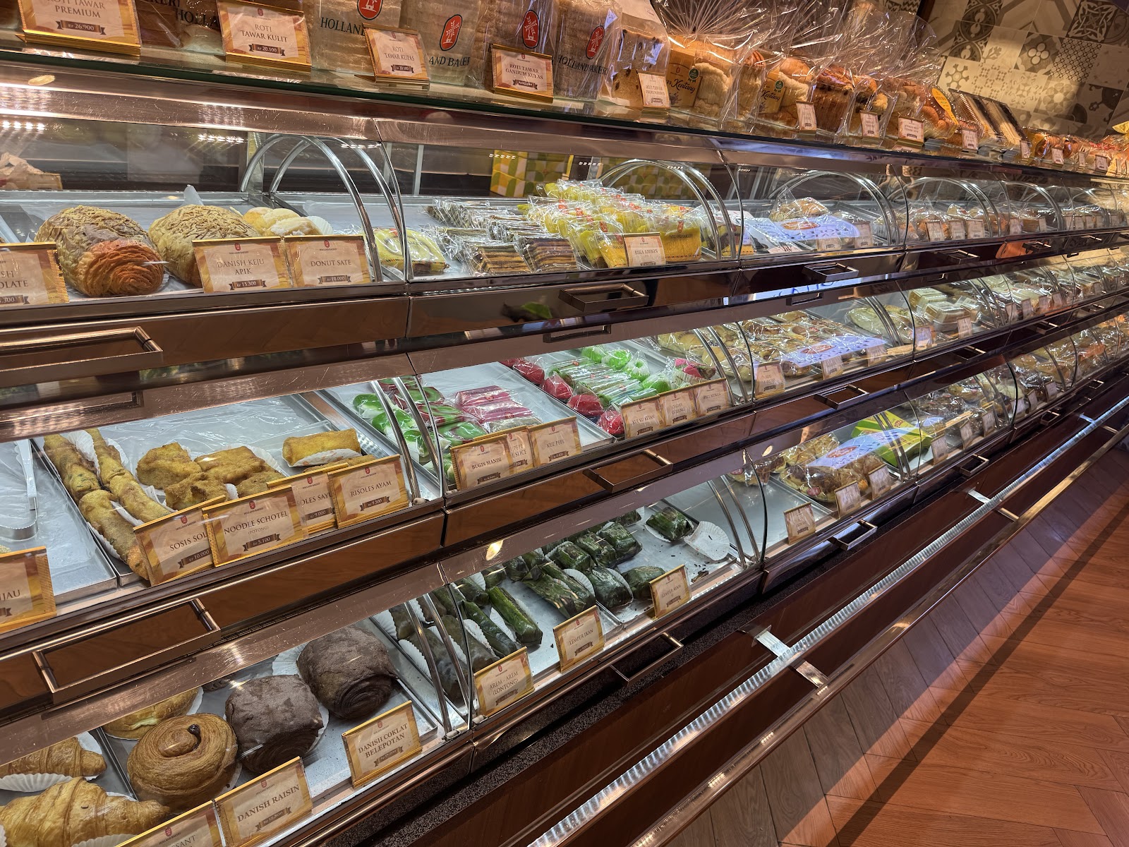 Holland Bakery Tuban Kuta