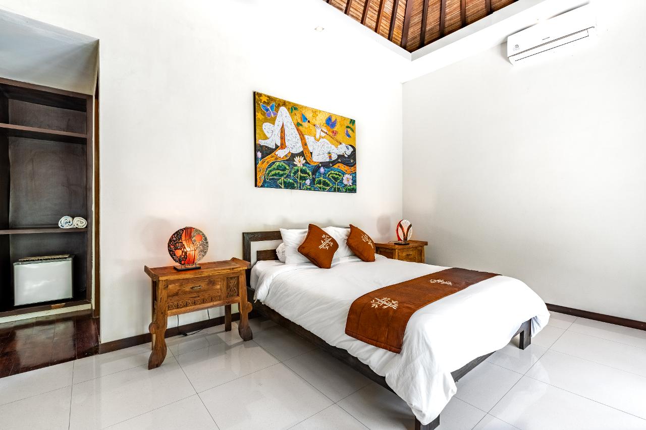 Вилла в нескольких минутах от пляжа Санур 400м² 4 и более спален