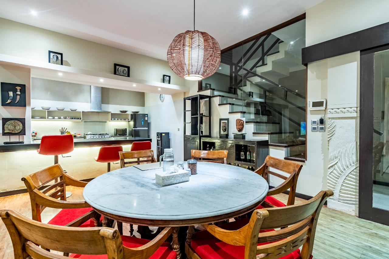 Вилла в нескольких минутах от пляжа Санур 400м² 4 и более спален