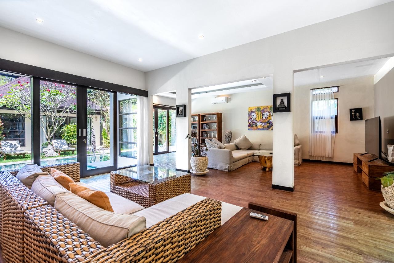 Вилла в нескольких минутах от пляжа Санур 400м² 4 и более спален