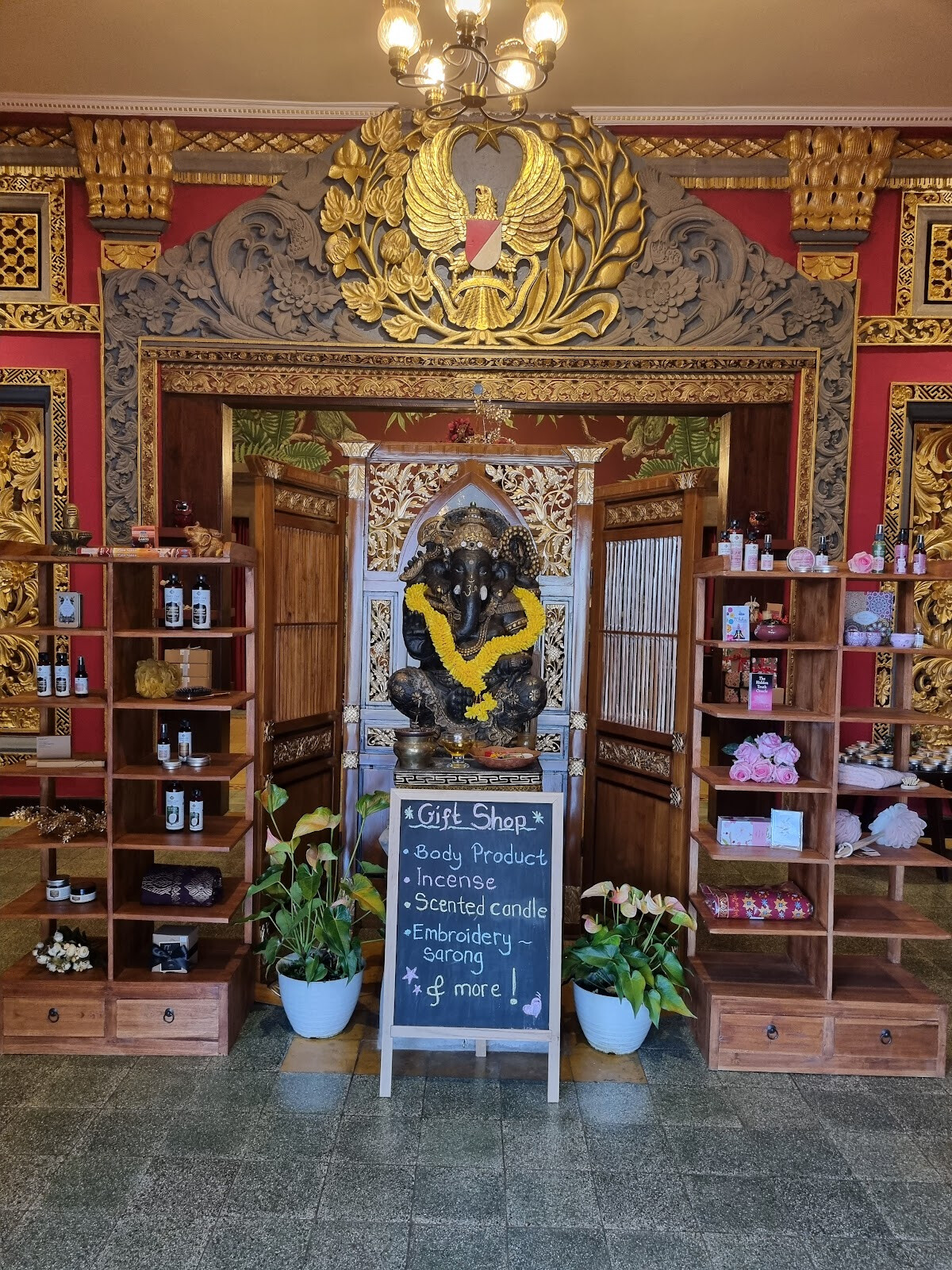 Галерея Adipati Soeryo Gift Shop