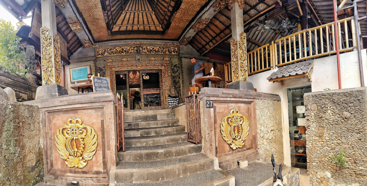 Галерея Adipati Soeryo Gift Shop