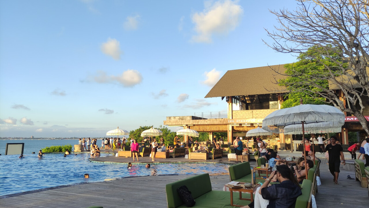 Locca Sea House