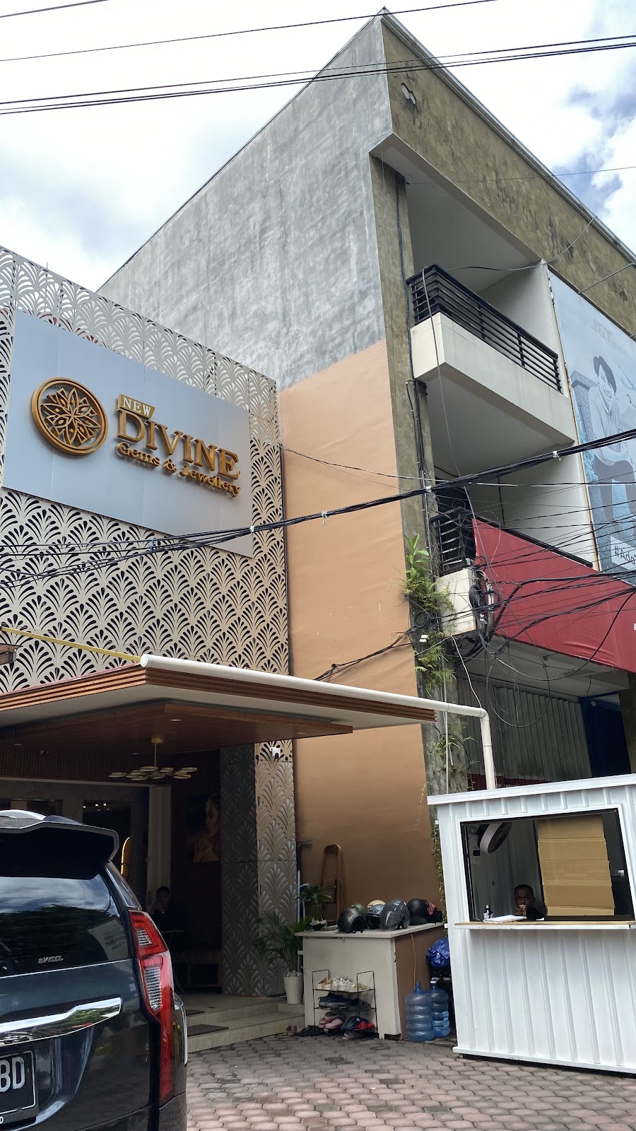 New Divine Gems and Jewellery