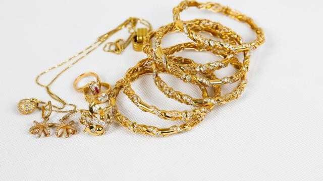 JUAL BELI EMAS & BERLIAN , Dengan Harga Tinggi Area BALI (ROYAL GOLD & DIAMOND)