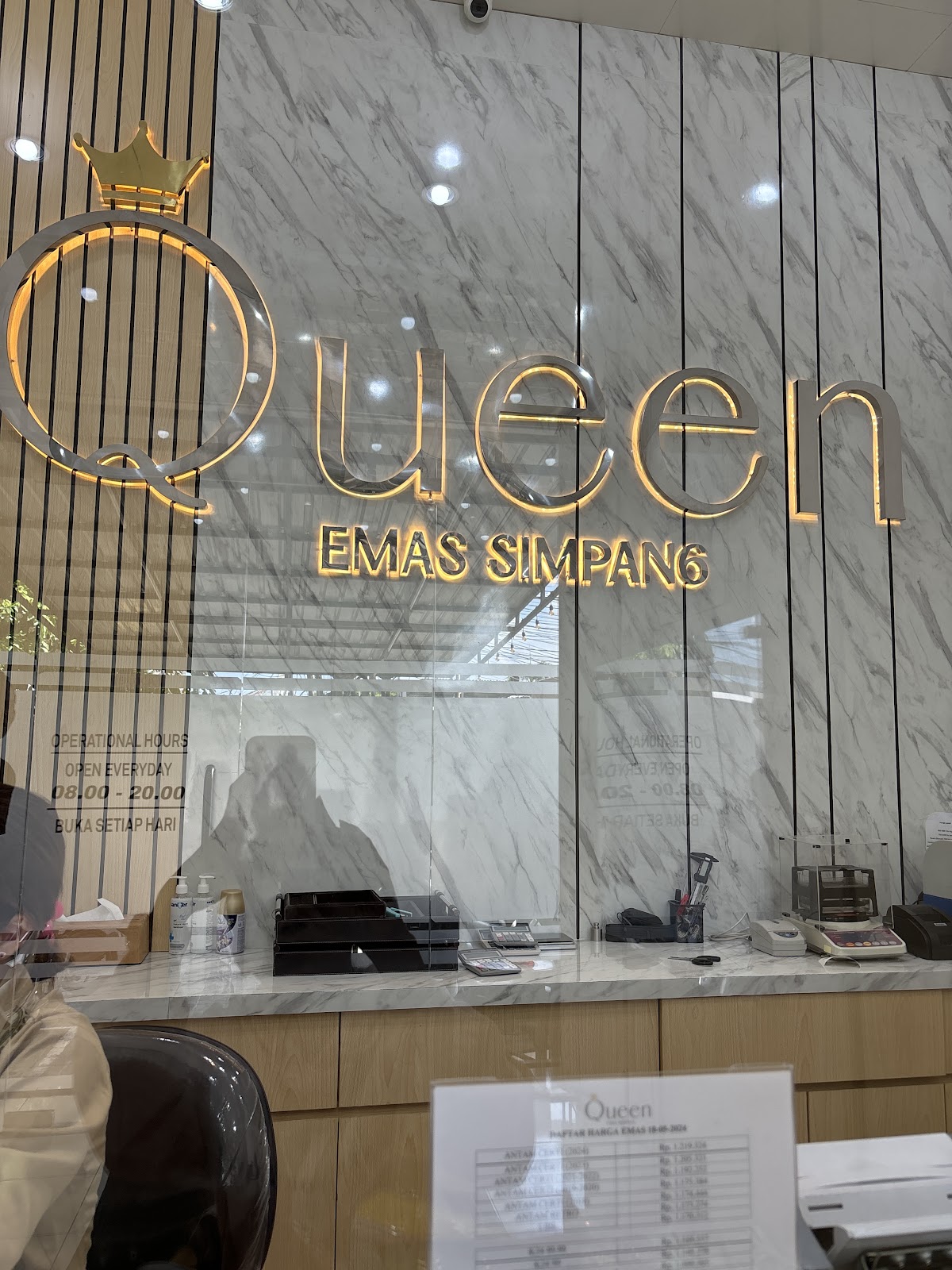 Queen Emas Simpan6 - Beli Emas Harga Tinggi Terbaik