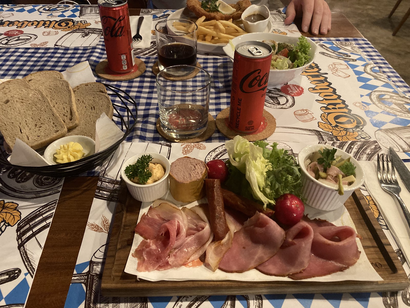 Das Bistro by Mama's