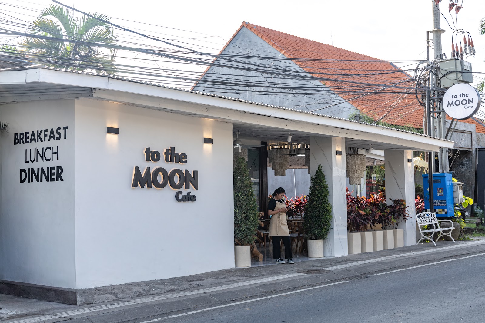 To The Moon cafe Umalas
