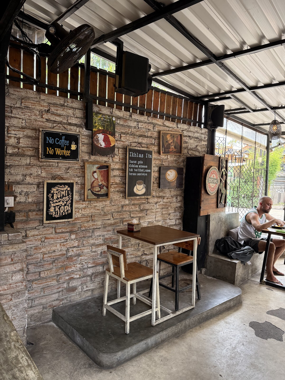 LAIZ COFFEE