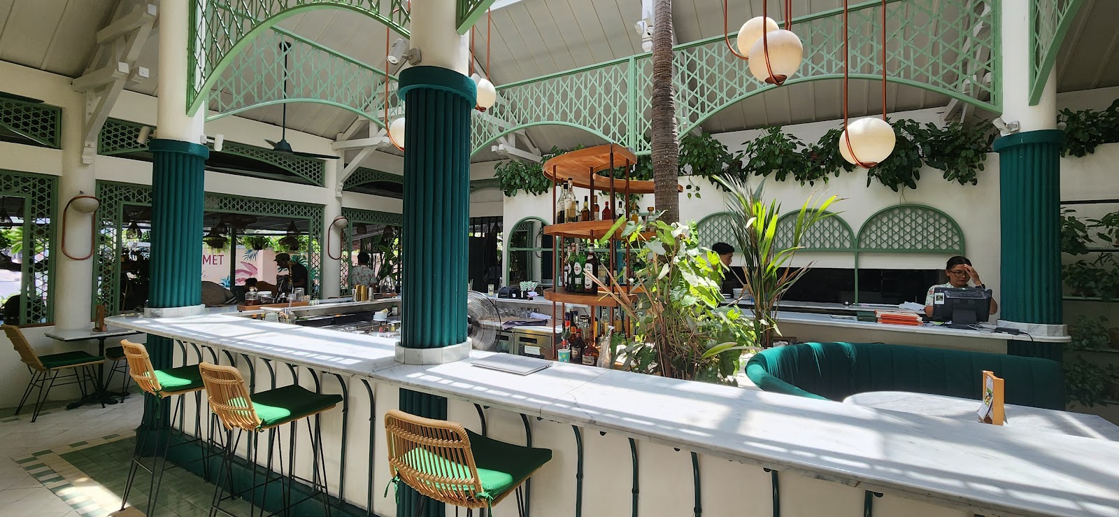 Gourmet Cafe Petitenget