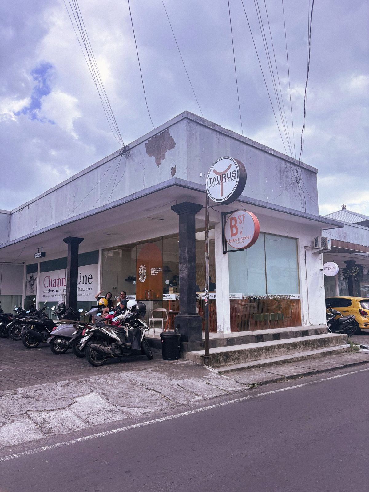 Brans Coffee & Eatery