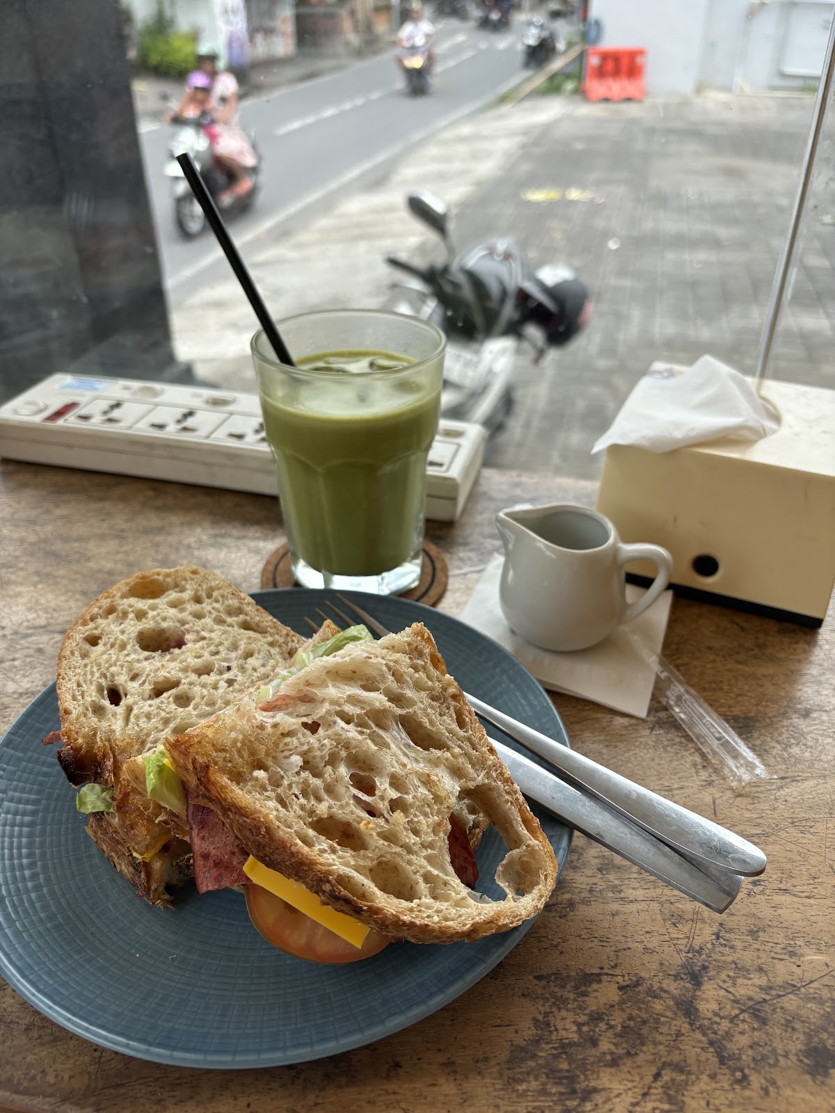 Brans Coffee & Eatery