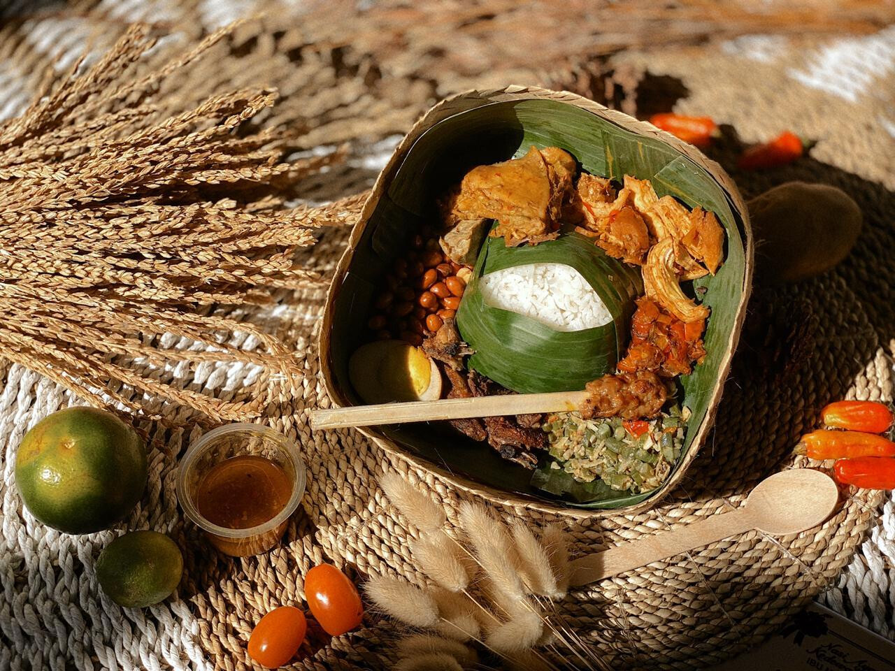 Nasi Ayam Kedewatan Ibu Mangku